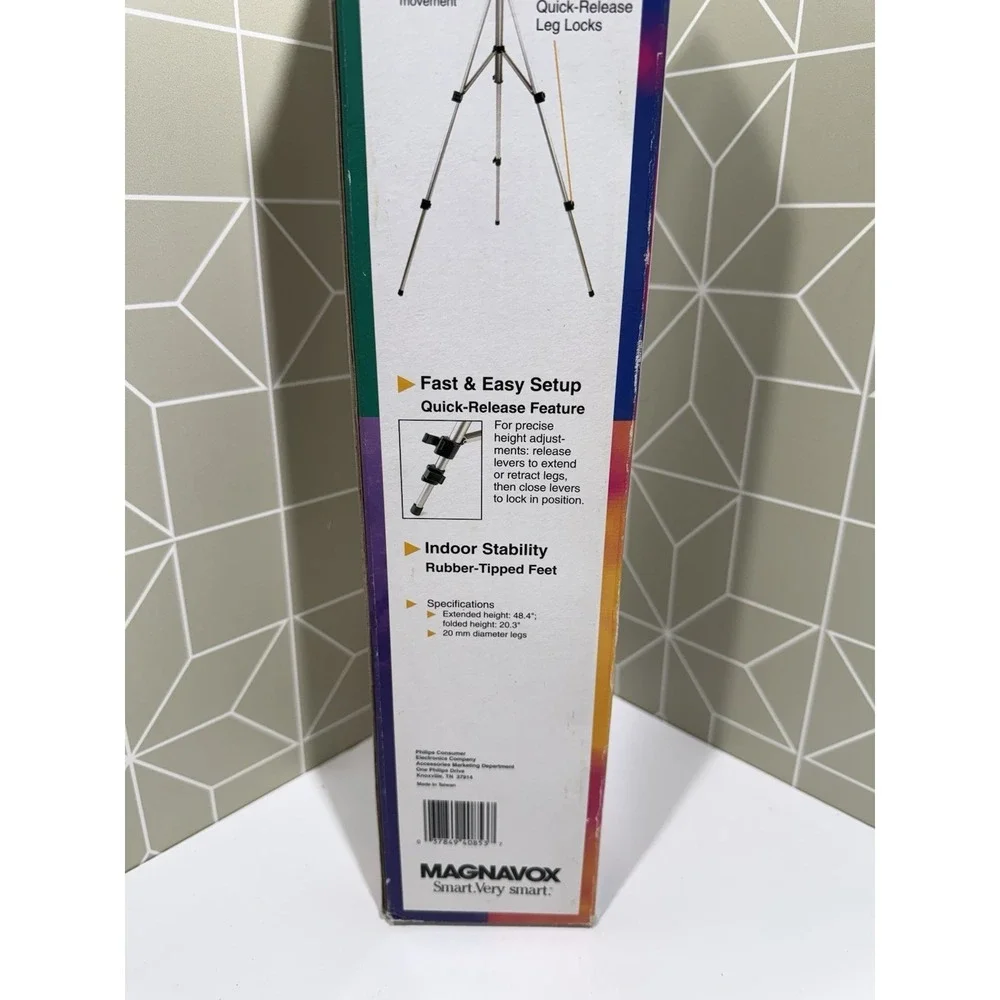 MAGNAVOX UNIVERSAL TRIPOD, FOR CAMCORDERS‎ And 35mm CAMERAS,